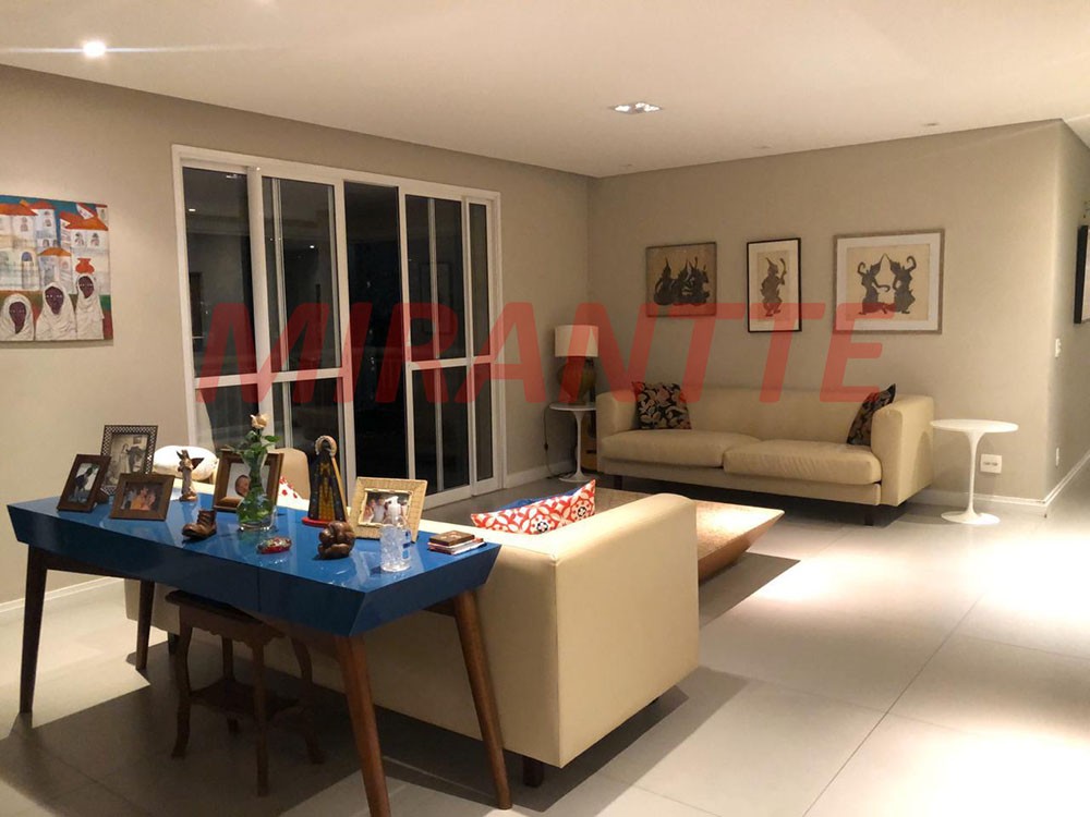 Apartamento de 223m² com 4 quartos em Morumbi