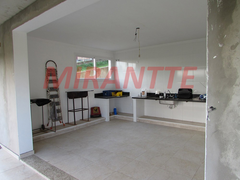 Sobrado de 600m² com 4 quartos em Campo Limpo