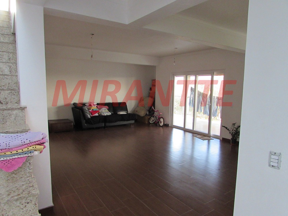 Sobrado de 600m² com 4 quartos em Campo Limpo