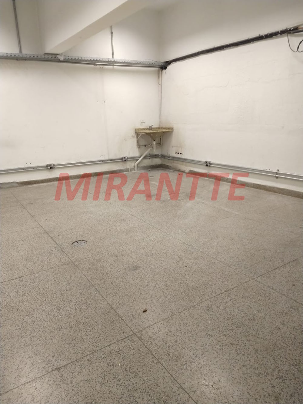 Comercial de 2600m² em Vila das Palmeiras
