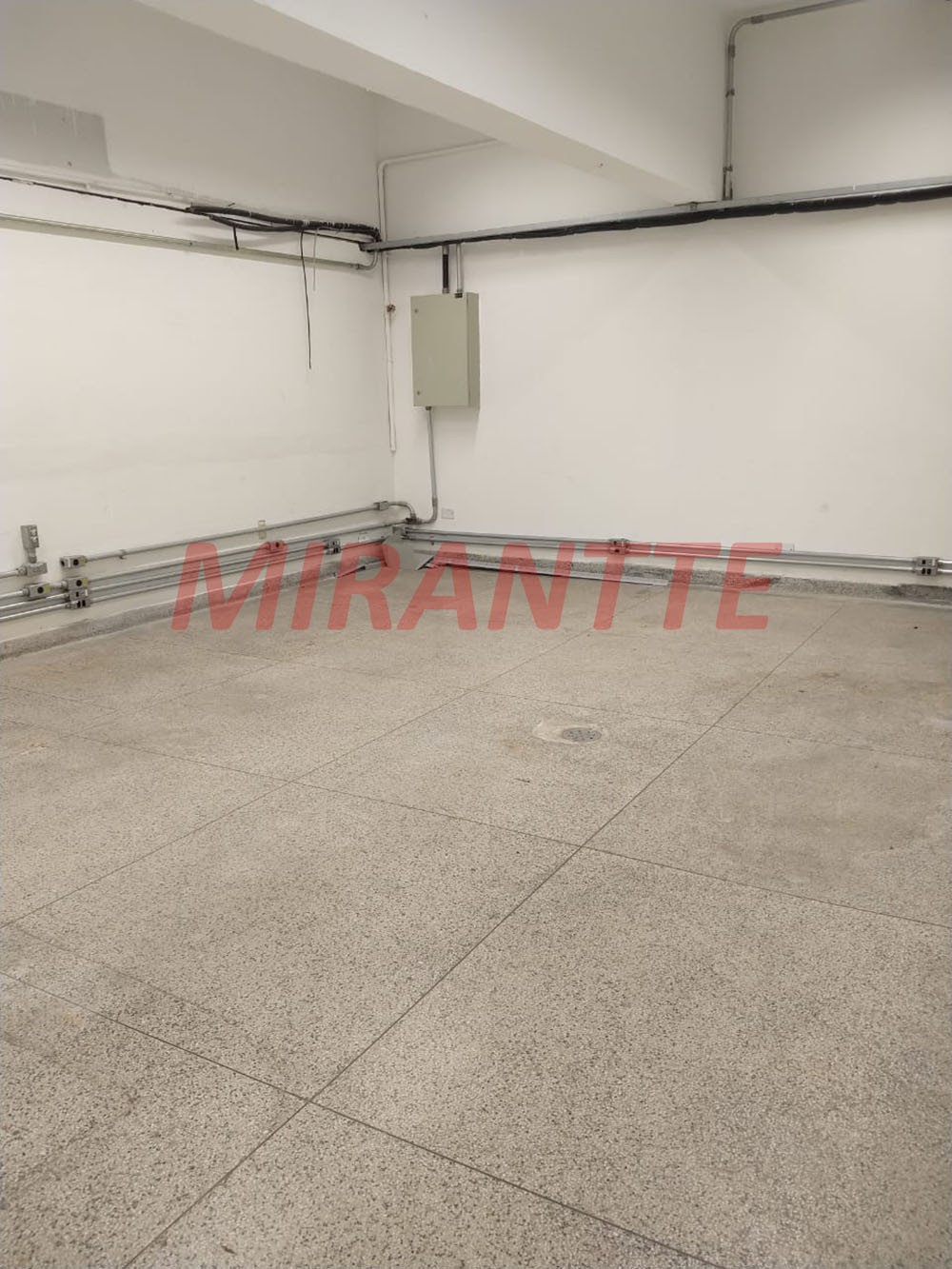 Comercial de 2600m² em Vila das Palmeiras