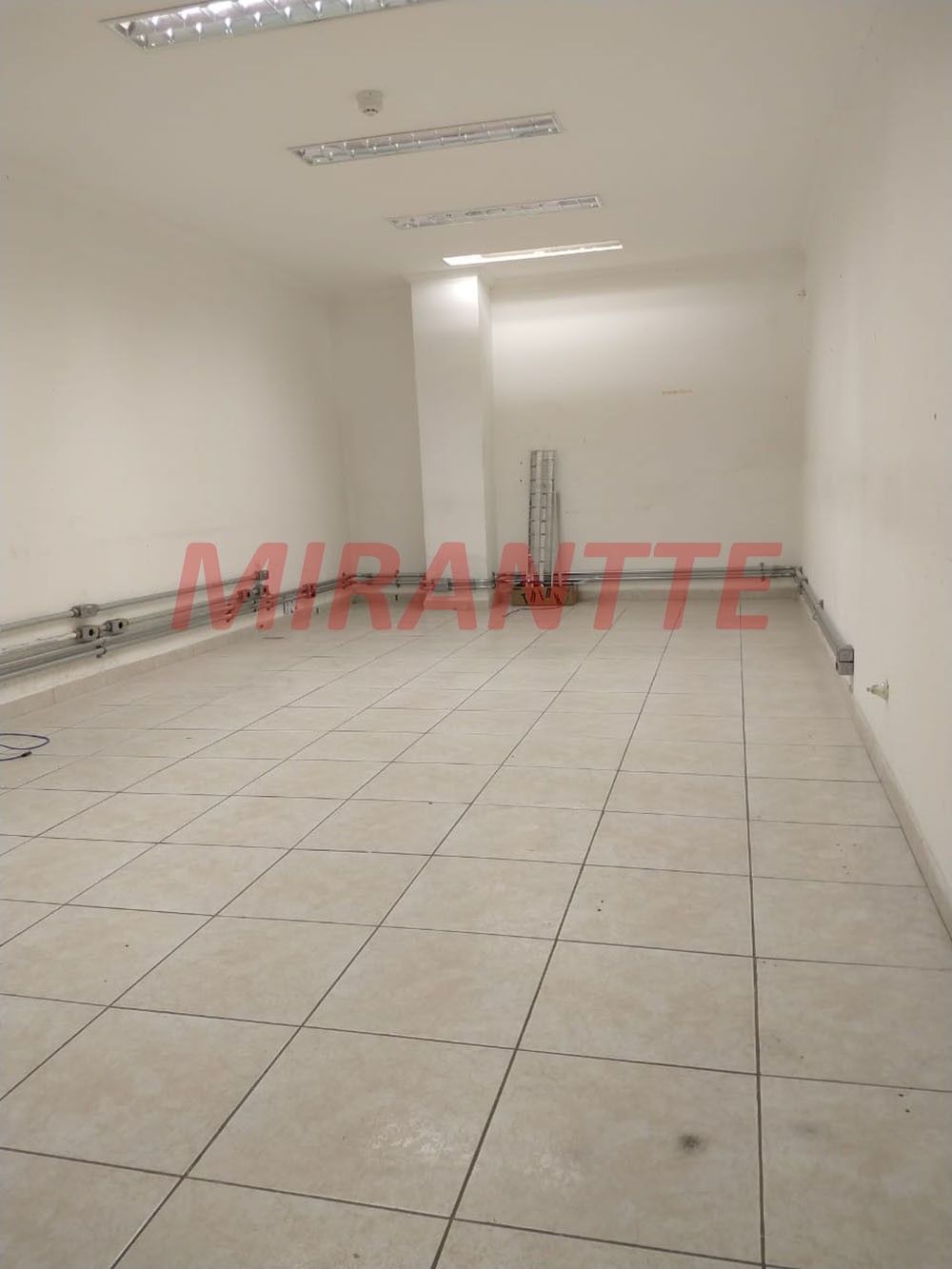 Comercial de 2600m² em Vila das Palmeiras