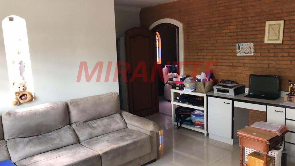 Sobrado de 275m² com 3 quartos em Barro Branco