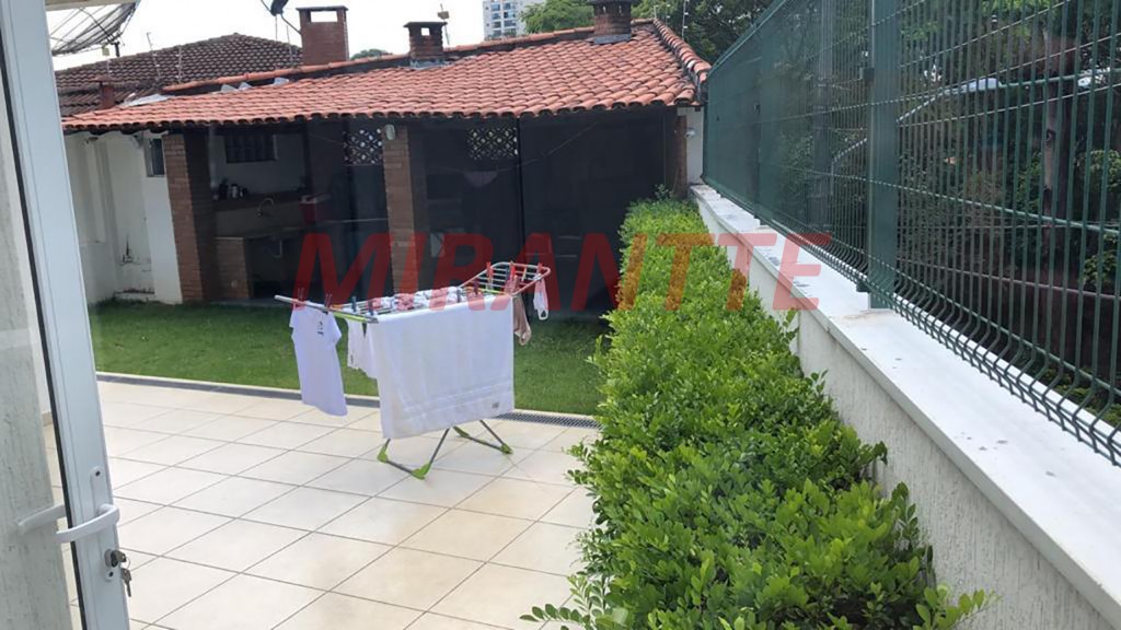 Sobrado de 275m² com 3 quartos em Barro Branco