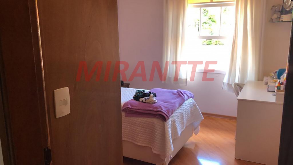 Sobrado de 275m² com 3 quartos em Barro Branco