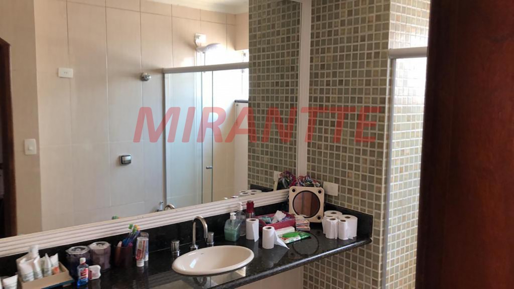 Sobrado de 275m² com 3 quartos em Barro Branco