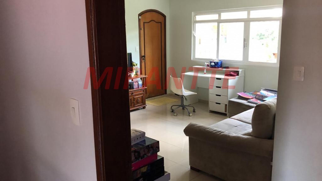 Sobrado de 275m² com 3 quartos em Barro Branco