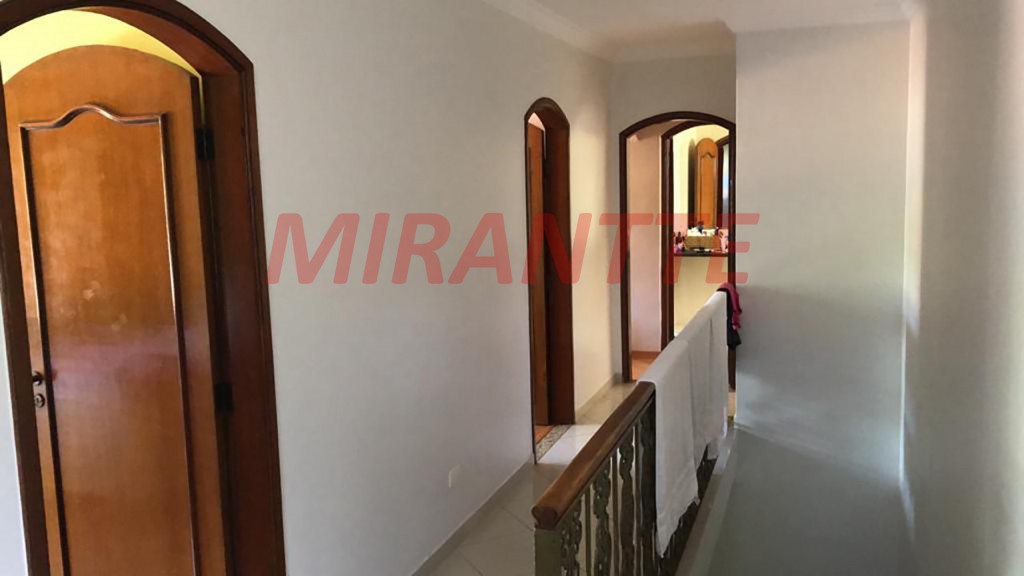 Sobrado de 275m² com 3 quartos em Barro Branco
