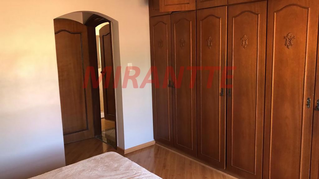 Sobrado de 275m² com 3 quartos em Barro Branco