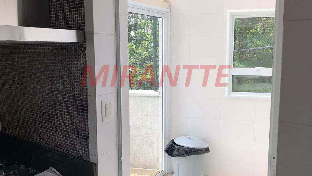 Sobrado de 275m² com 3 quartos em Barro Branco