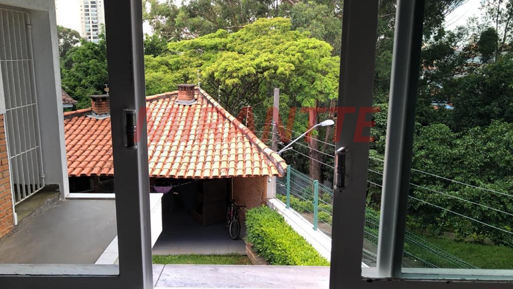 Sobrado de 275m² com 3 quartos em Barro Branco