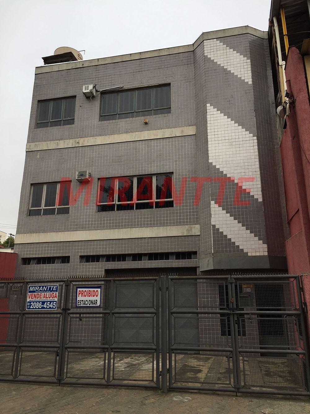 Comercial de 380m² em Vila Galvão