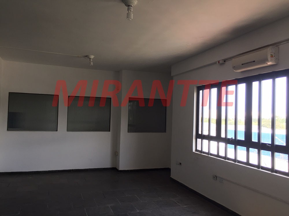 Comercial de 380m² em Vila Galvão
