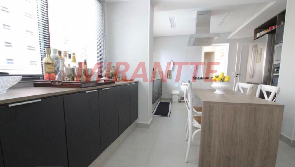 Apartamento de 215m² com 4 quartos em Santana