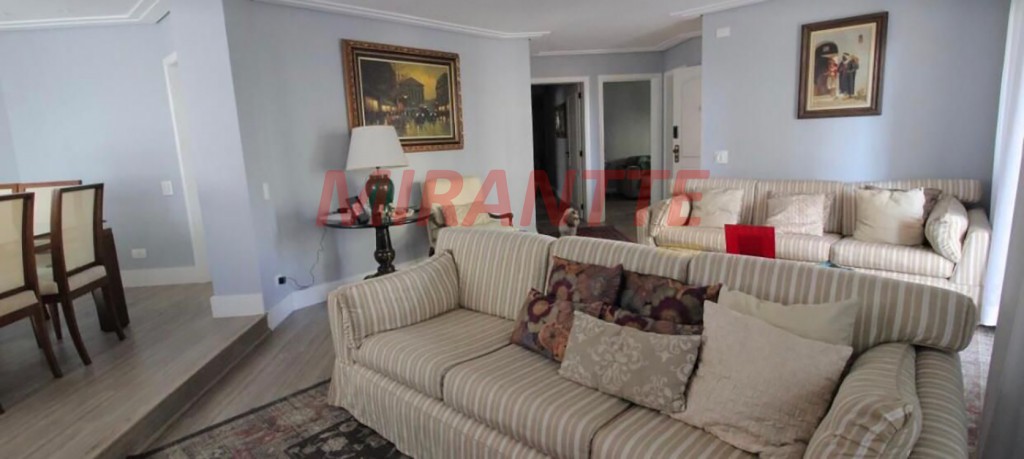 Apartamento de 215m² com 4 quartos em Santana