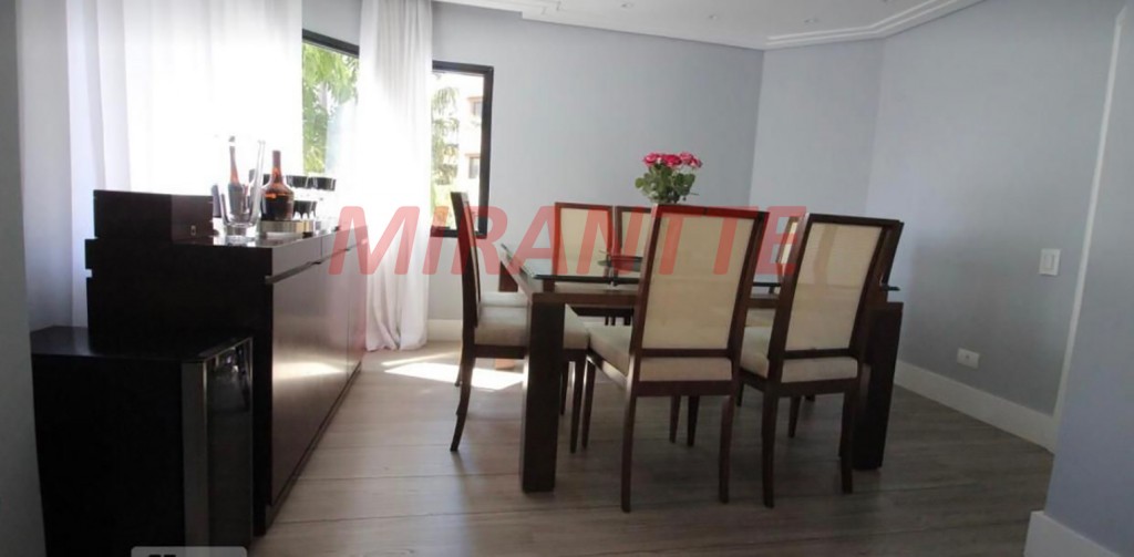 Apartamento de 215m² com 4 quartos em Santana