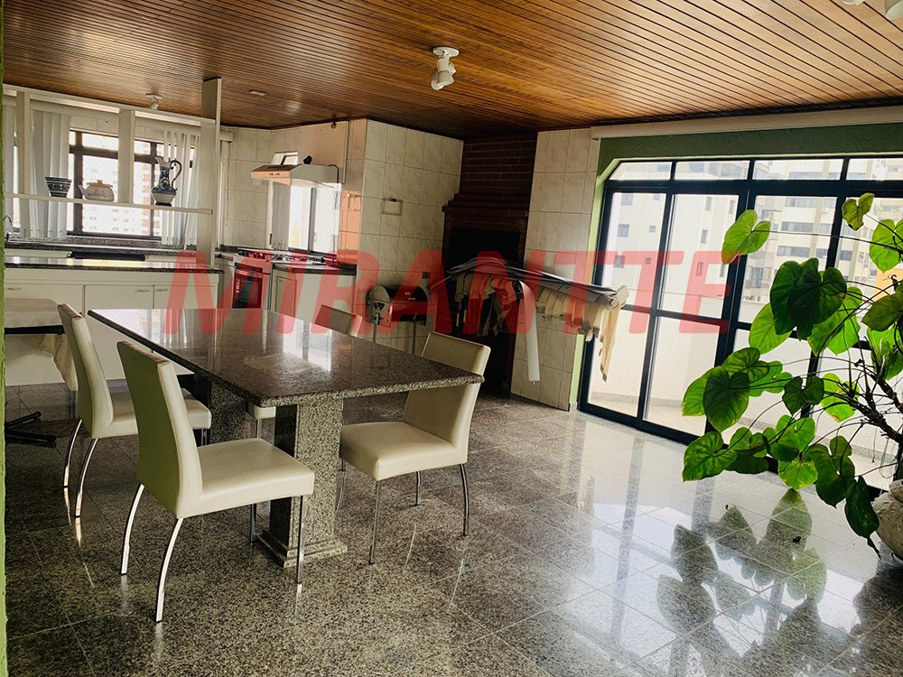 Cobertura de 290m² com 3 quartos em Água Fria
