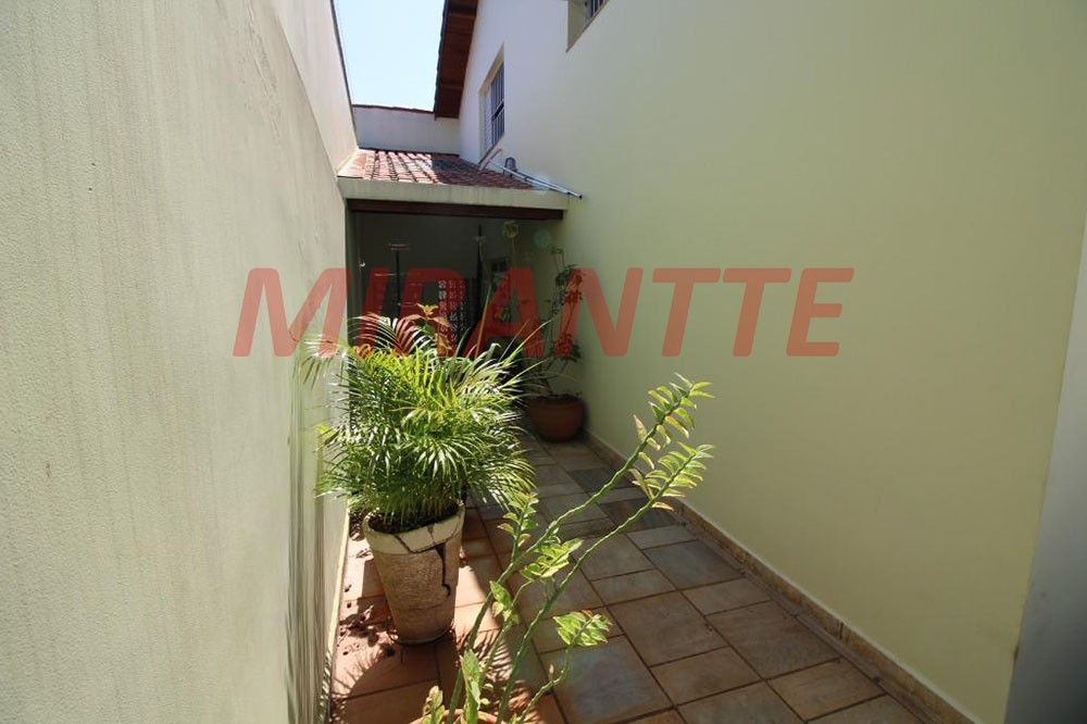 Sobrado de 261m² com 4 quartos em Vila Rio de Janeiro