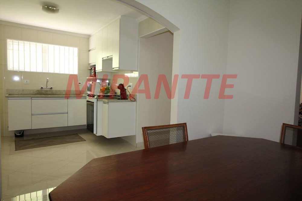Sobrado de 261m² com 4 quartos em Vila Rio de Janeiro
