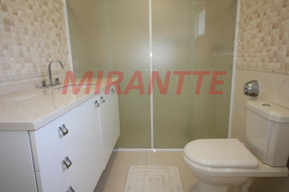Sobrado de 261m² com 4 quartos em Vila Rio de Janeiro