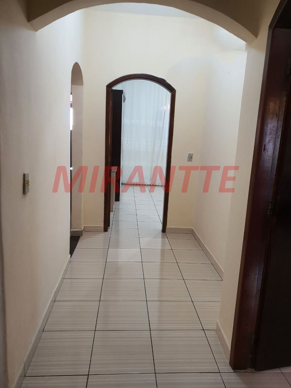 Sobrado de 200m² com 4 quartos em Vila Barros
