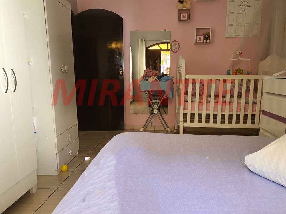 Sobrado de 200m² com 4 quartos em Vila Barros