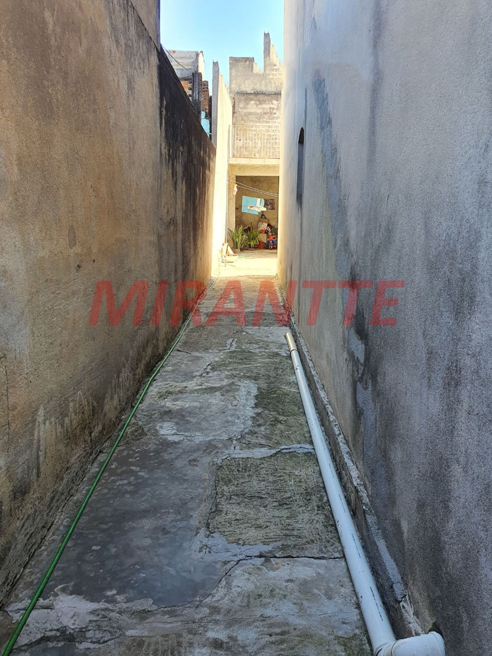 Sobrado de 200m² com 4 quartos em Vila Barros