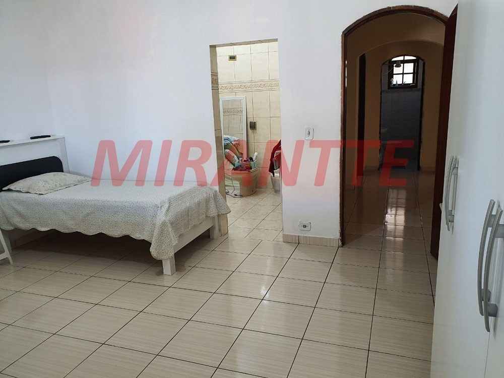 Sobrado de 200m² com 4 quartos em Vila Barros