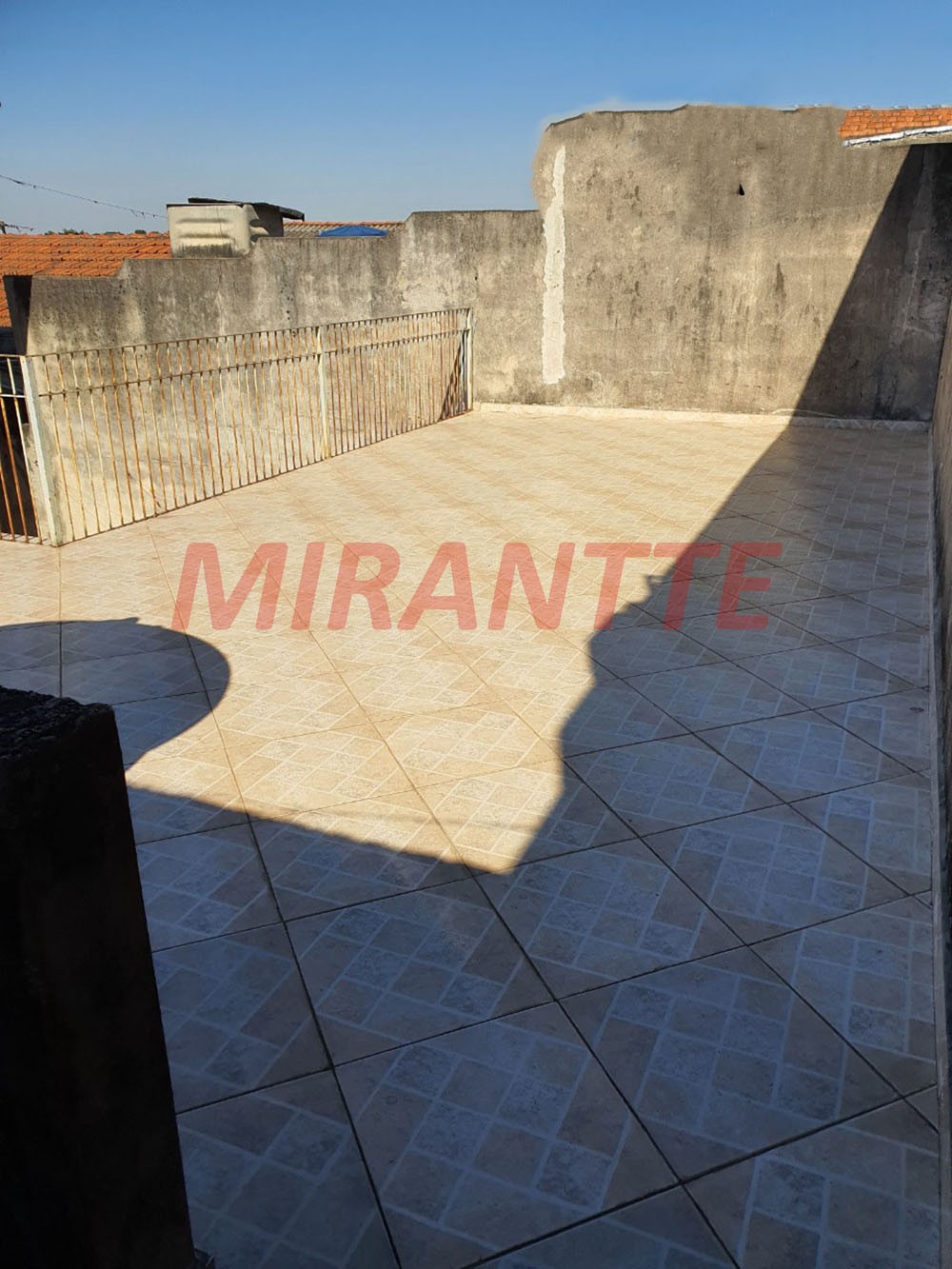 Sobrado de 200m² com 4 quartos em Vila Barros