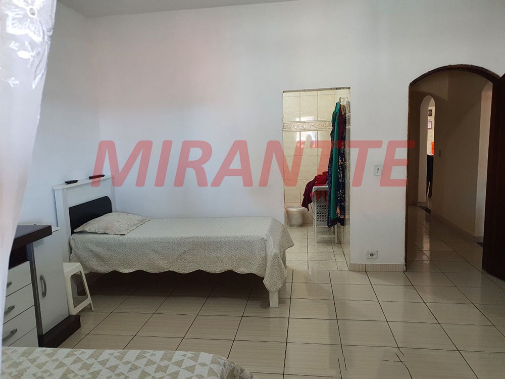 Sobrado de 200m² com 4 quartos em Vila Barros
