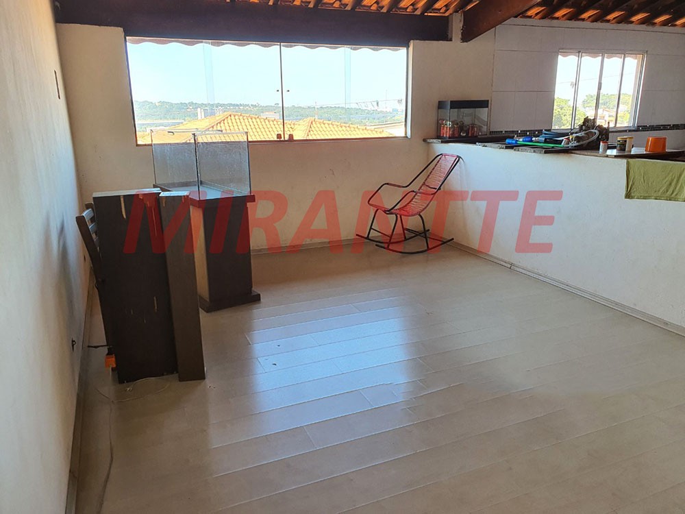 Sobrado de 200m² com 4 quartos em Vila Barros