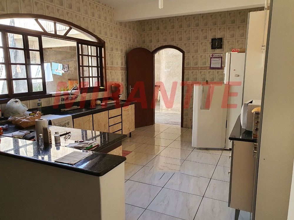 Sobrado de 200m² com 4 quartos em Vila Barros