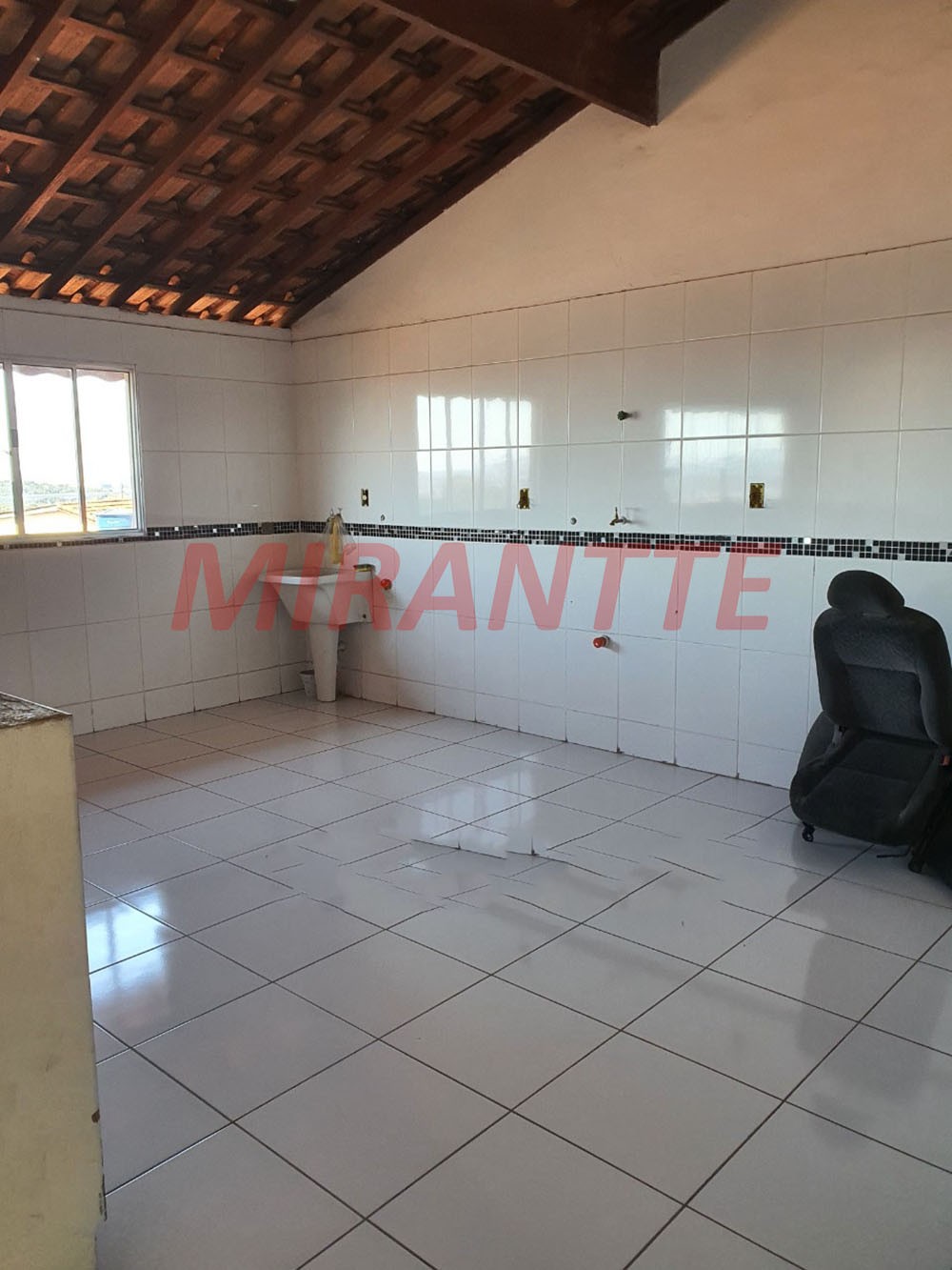Sobrado de 200m² com 4 quartos em Vila Barros