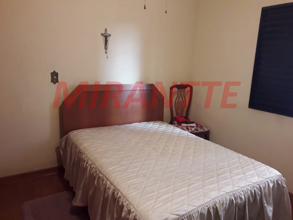 Sobrado de 214m² com 4 quartos em Vila Galvão