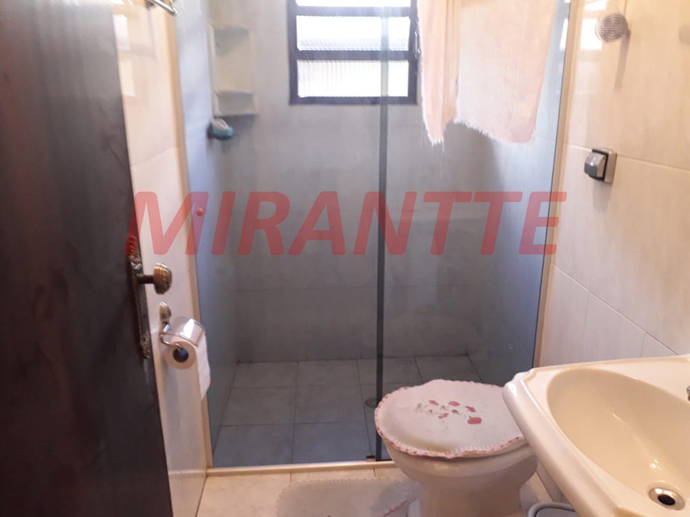 Sobrado de 214m² com 4 quartos em Vila Galvão