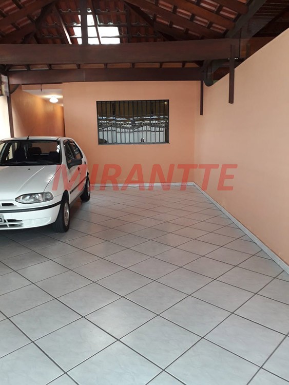 Sobrado de 214m² com 4 quartos em Vila Galvão