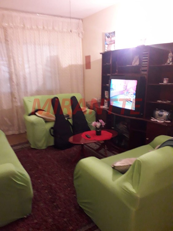 Sobrado de 214m² com 4 quartos em Vila Galvão