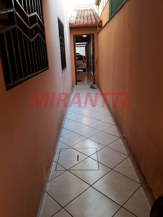 Sobrado de 214m² com 4 quartos em Vila Galvão