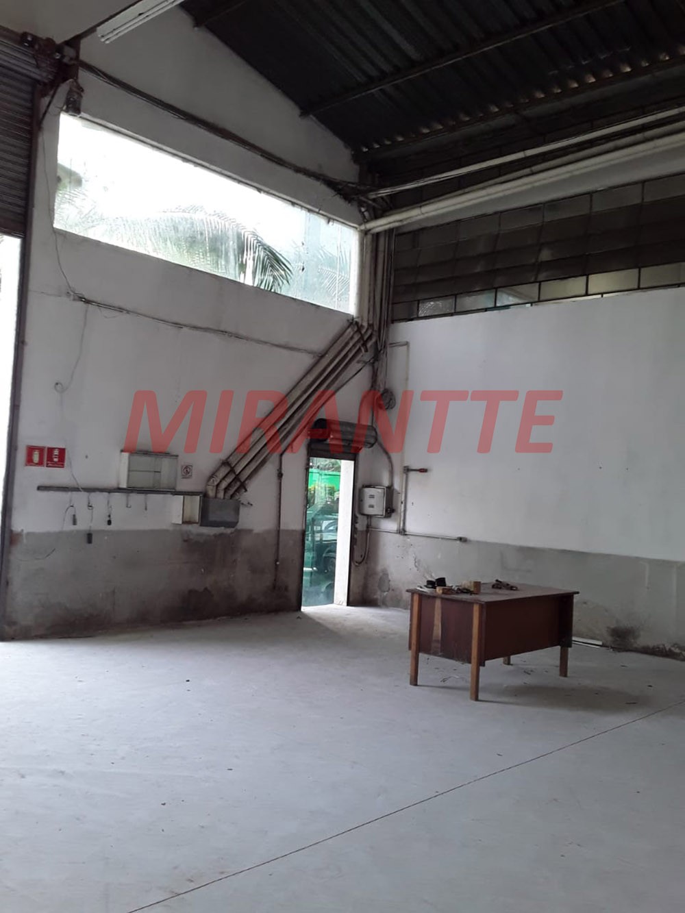 Comercial de 800m² em Jardim Peri