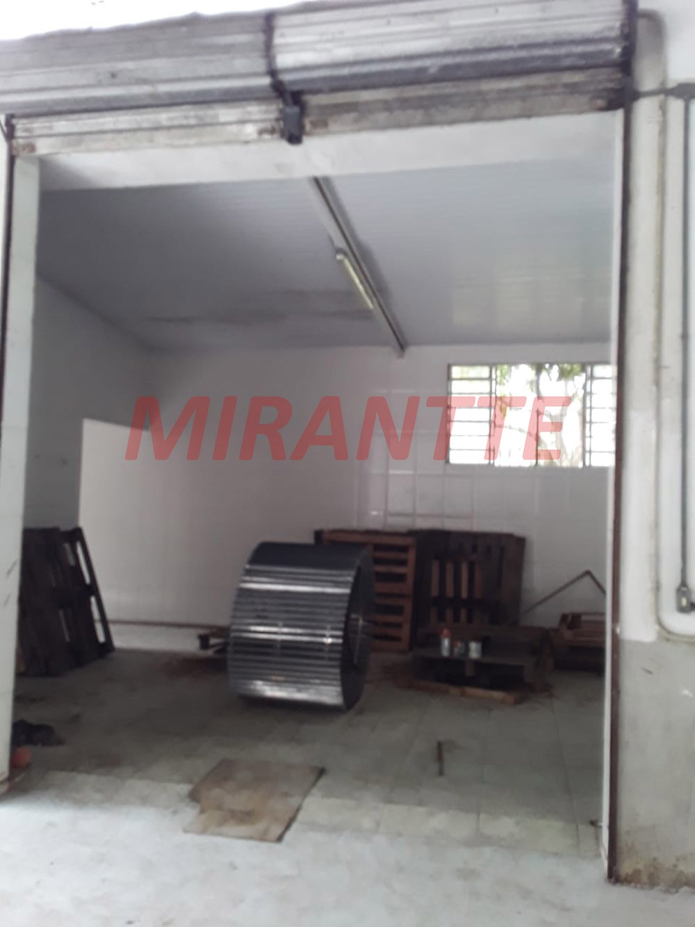 Comercial de 800m² em Jardim Peri