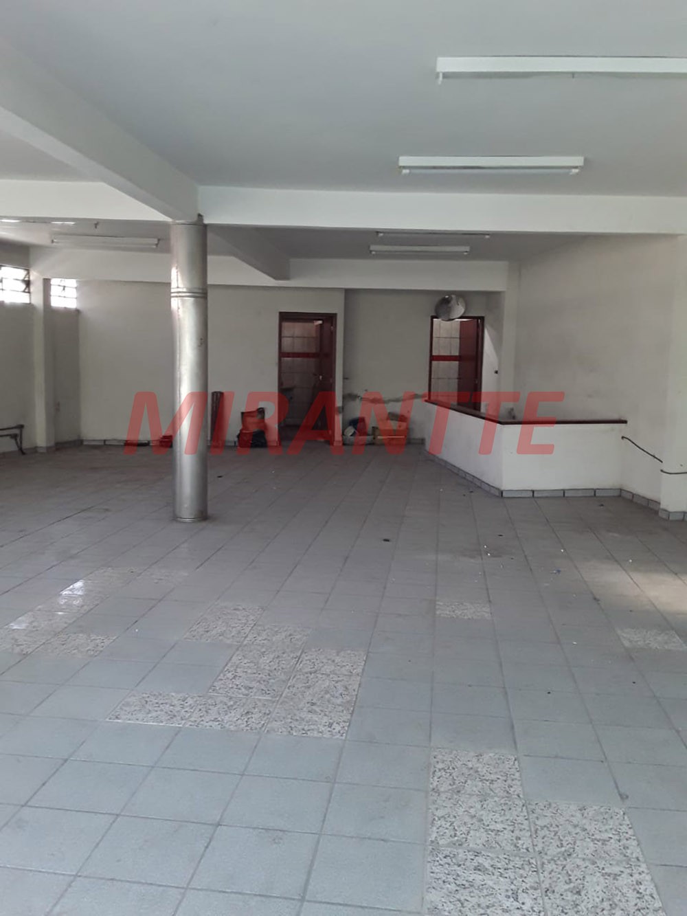 Comercial de 800m² em Jardim Peri