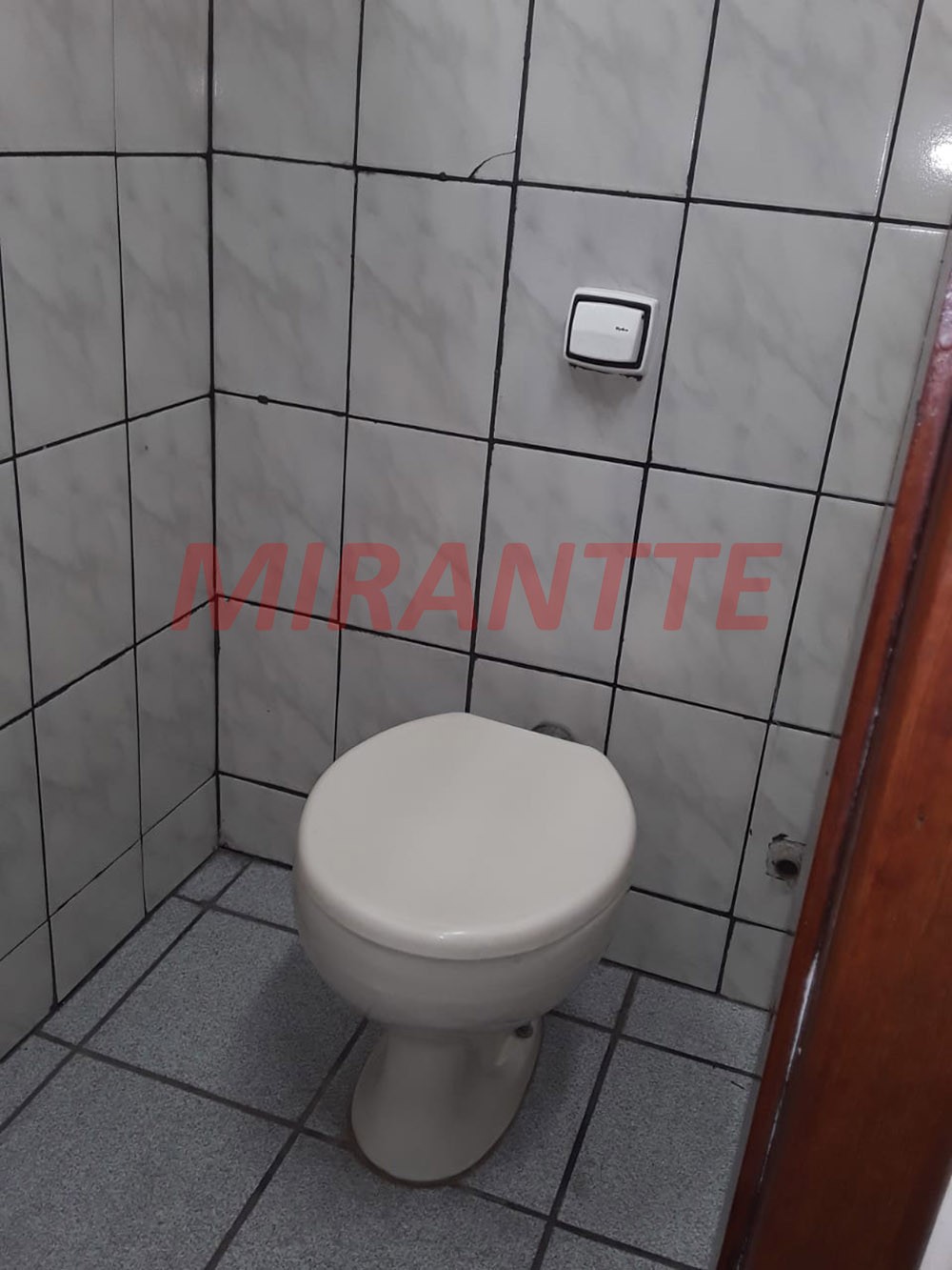 Comercial de 800m² em Jardim Peri