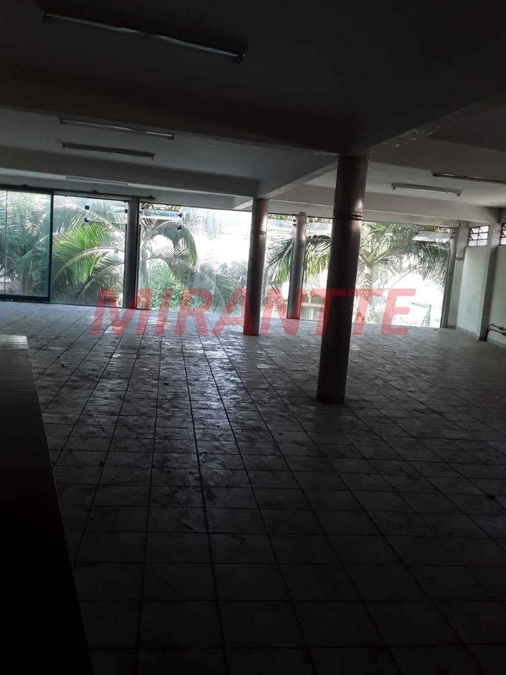 Comercial de 800m² em Jardim Peri