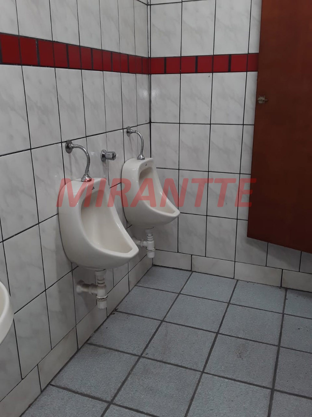 Comercial de 800m² em Jardim Peri