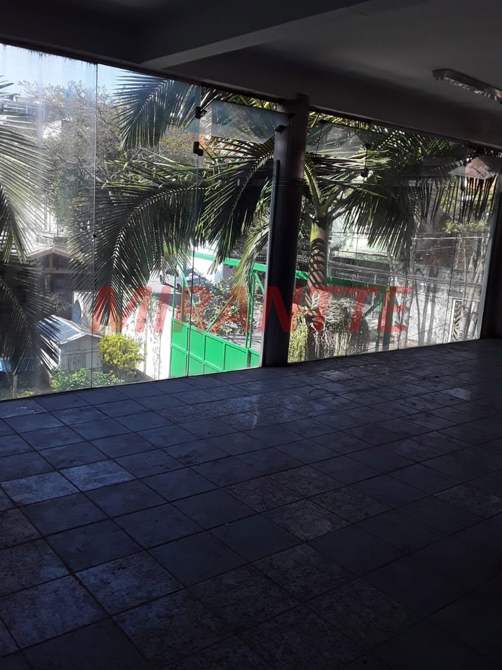 Comercial de 800m² em Jardim Peri