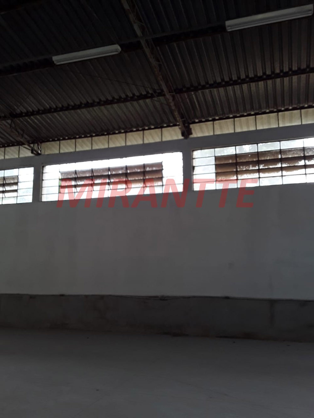 Comercial de 800m² em Jardim Peri