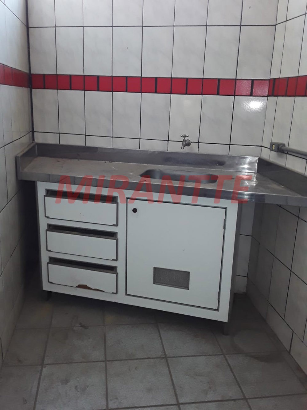 Comercial de 800m² em Jardim Peri