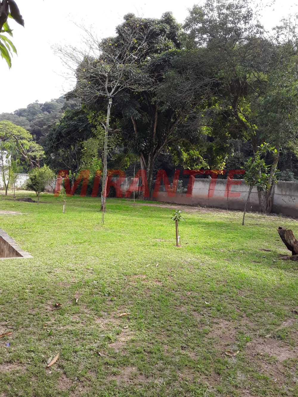Comercial de 800m² em Jardim Peri
