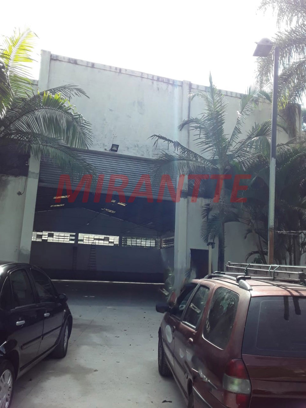 Comercial de 800m² em Jardim Peri