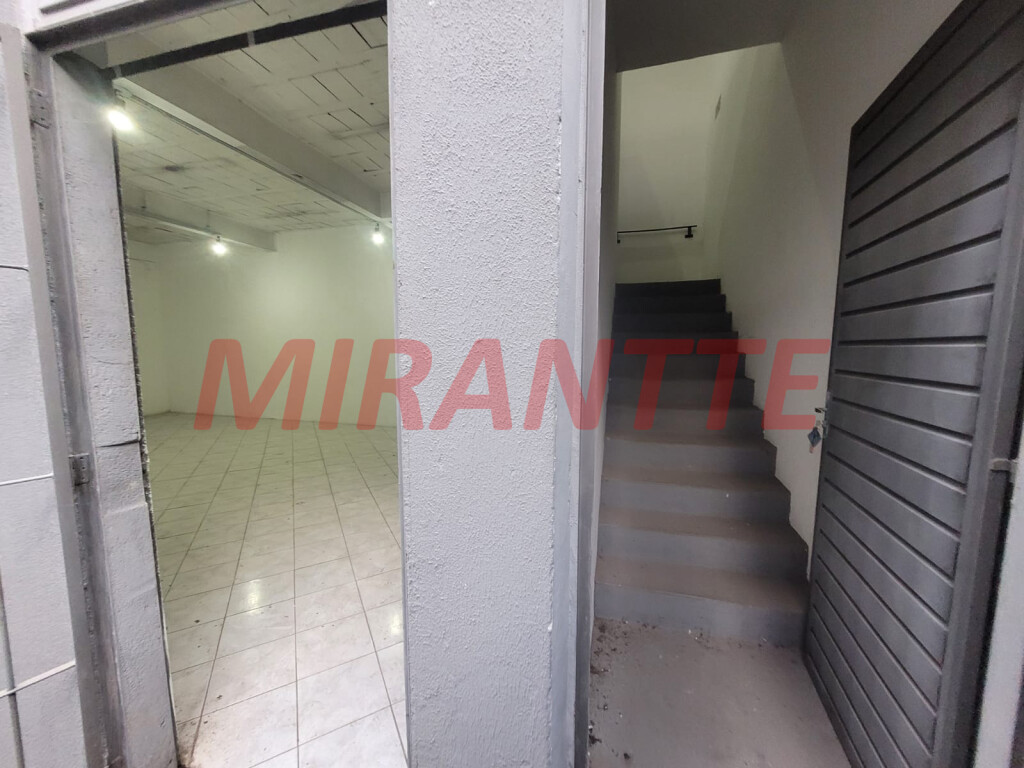 Comercial de 932m² em Imirim